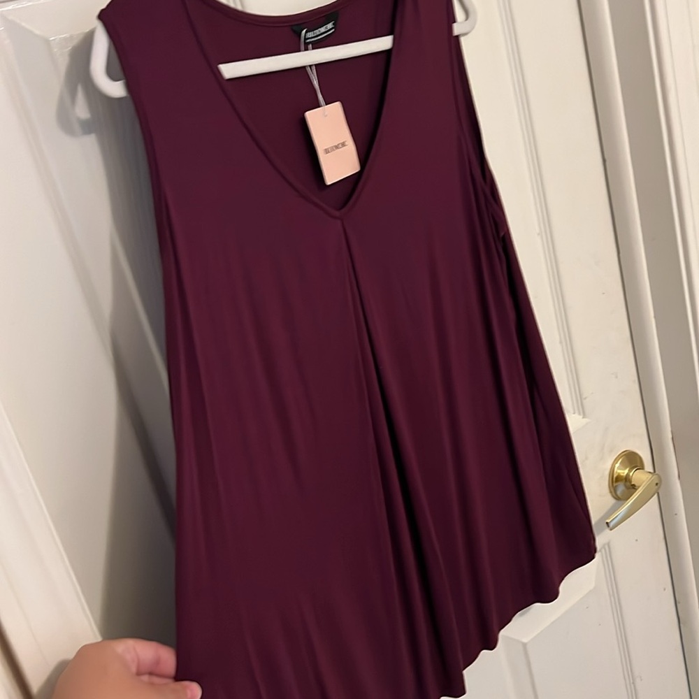 BloomChic sleeveless top - Picture 2 of 6